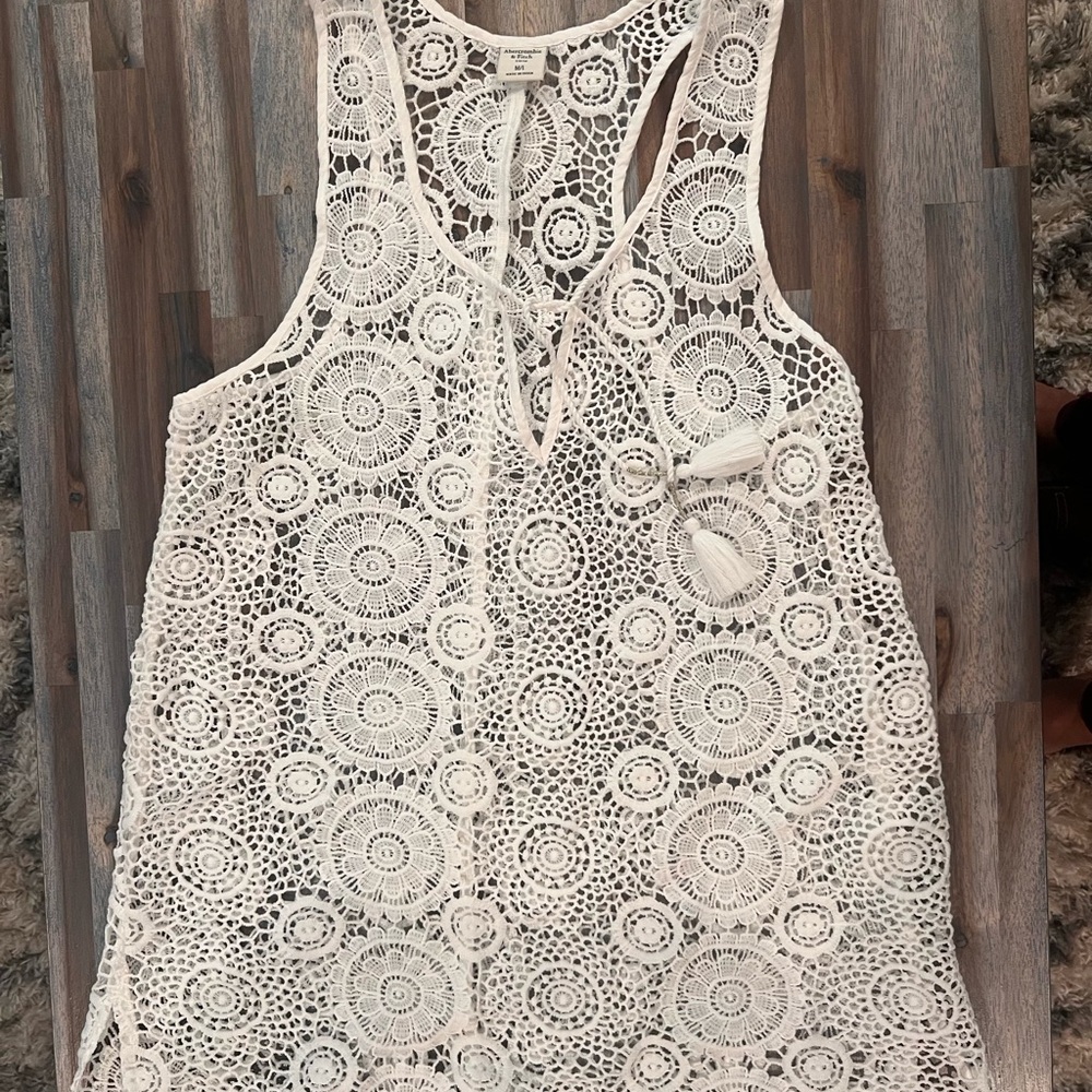 Abercrombie & Fitch White Crochet Swim Coverup Size M/L NWOT